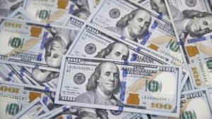 سقوط دلار آمریکا در بازار جهانی