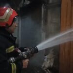 آتش‌سوزی جزئی در پیاده‌ راه فرهنگی رشت مهار شد